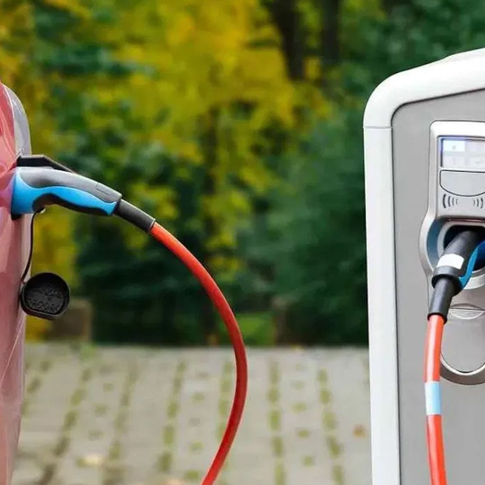 ઈ-ચાર્જિંગ સ્ટેશનોના પ્રોજેક્ટમાં મોટો ધબડકો:શહેરમાં ઇવી ચાર્જિંગ સ્ટેશનનો પ્રોજેક્ટ ઘોંચમાં કામગીરી અધૂરી છોડીને એજન્સી પલાયન થઇ ગઇ