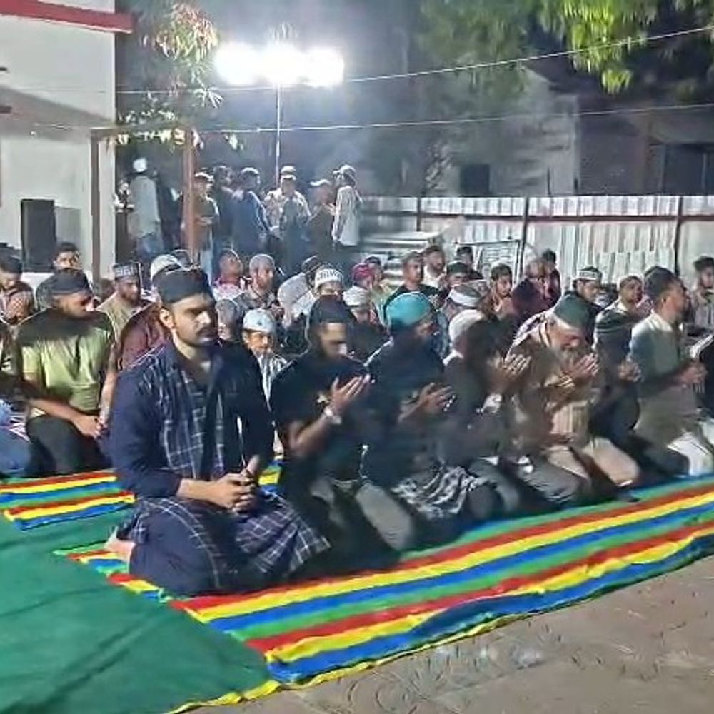 વલસાડમાં મીરલ ગ્રુપ દ્વારા ઇફતારીનું આયોજન:ઇસ્ટ યાર્ડમાં કોમી એકતાનો સંદેશ અપાયો