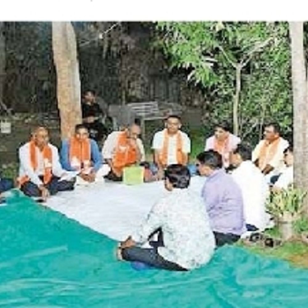 7 વર્ષ બાદ ફરી ‘ટિફિન બેઠક’નો દોર શરૂ:મનપા ચૂંટણી પહેલાં ભાજપનું કાર્યકર્તા સંપર્ક અભિયાન તેજ