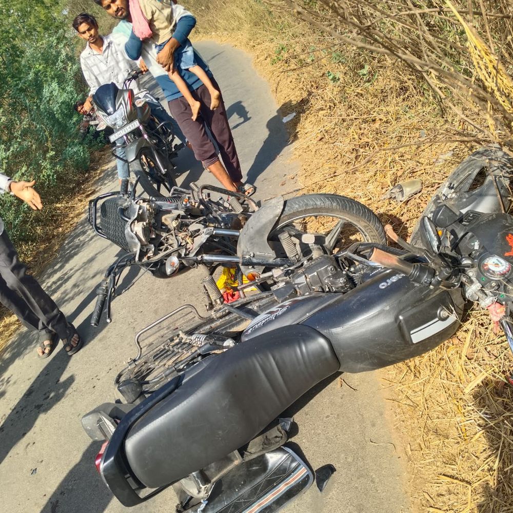 મોરવા હડફના વારોદર પાસે બે બાઇક વચ્ચે અકસ્માત:વાંસદેલિયાનો યુવાન ગંભીર રીતે ઈજાગ્રસ્ત, ગોધરા સિવિલ ખસેડાયો