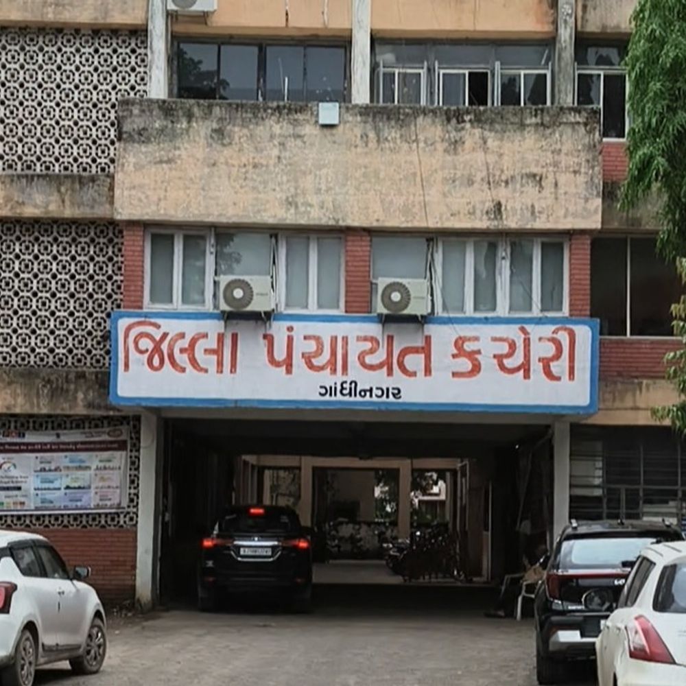 ગાંધીનગર જિલ્લા પંચાયતમાં કેસરી શાસનનો અંત:આવતીકાલે લોકપ્રતિનિધિઓની વિદાય સાથે અધિકારી રાજનો પ્રારંભ થશે, તમામ વહીવટી નિર્ણયો સરકારી અધિકારીઓ કરશે