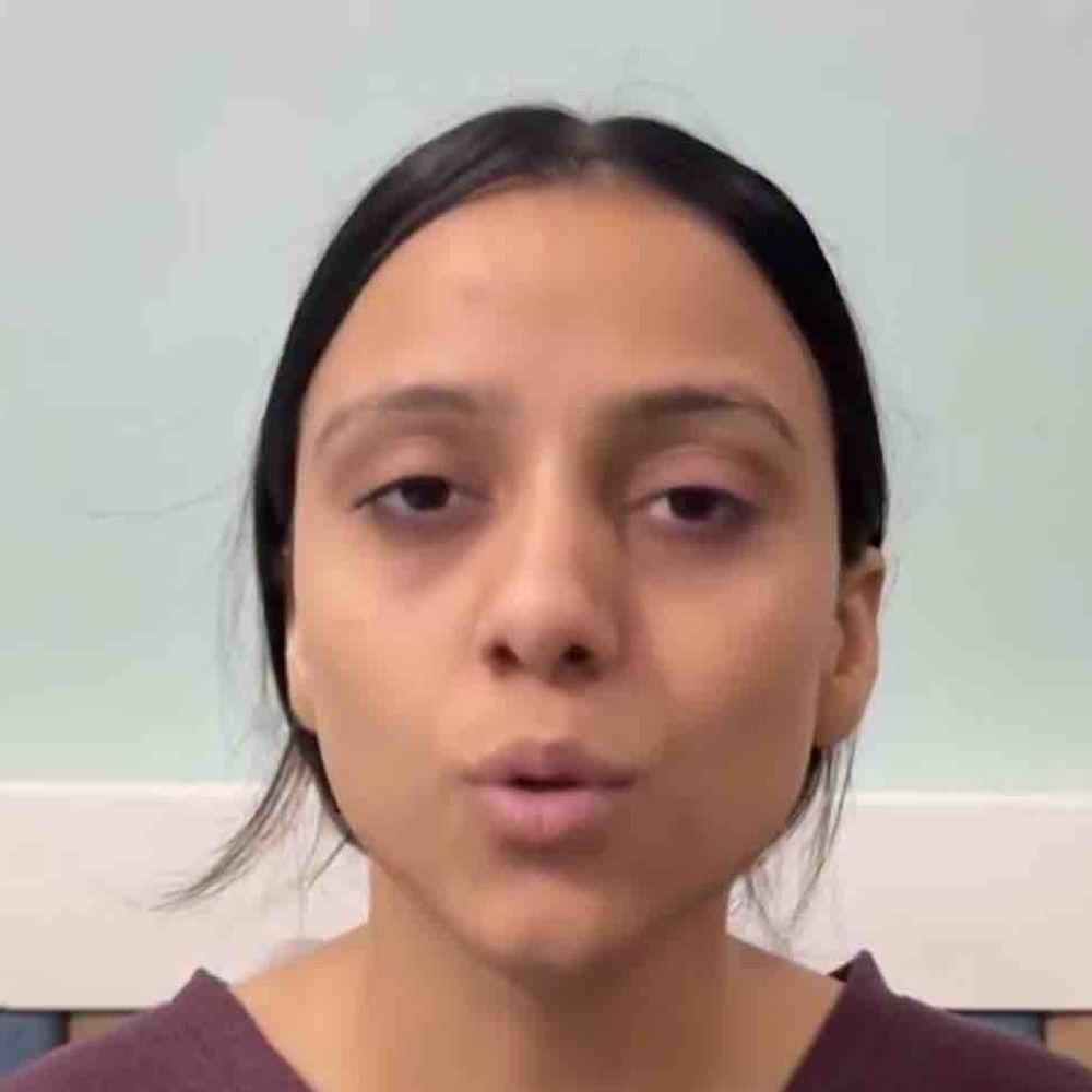 કિંજલ રબારીનો યુ-ટર્ન: 'હું રાહ ભટકી ગઈ હતી':ગઈકાલે ઘરે પરત ફર્યા બાદ ઈન્ટા પર પોસ્ટ મુકી; 'મેં સ્વેચ્છાએ પરિવાર સાથે રહેવાનો નિર્ણય કર્યો છે, અફવાઓથી દૂર રહેવા અપીલ'