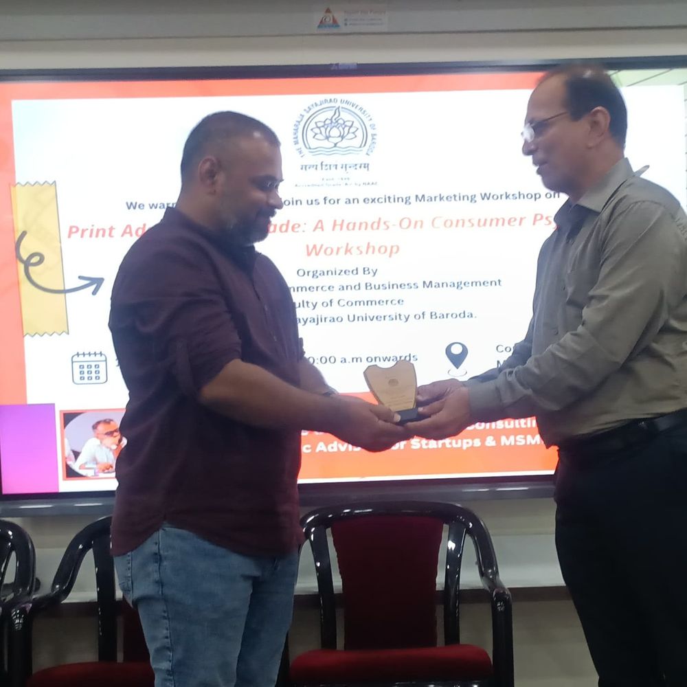 MSU કોમર્સ ફેકલ્ટીમાં પ્રિન્ટ એડ્સ વર્કશોપ યોજાયો:ગ્રાહક મનોવિજ્ઞાન દ્વારા જાહેરાતોને અસરકારક બનાવવાની તાલીમ અપાઈ