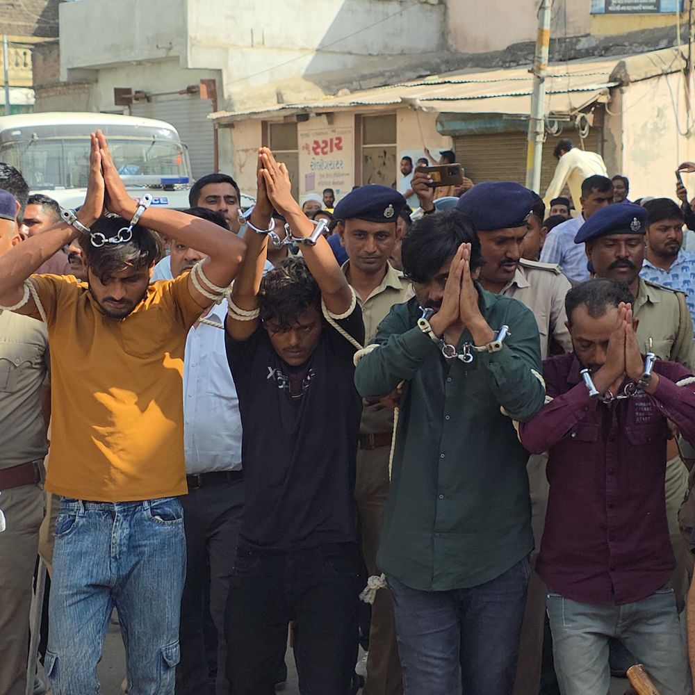 પાટણ યુસુફખાન હત્યા કેસ: 4 આરોપીઓના 5 દિવસના રિમાન્ડ:નીલમ સિનેમા પાસે ફાયરિંગ કરનાર મુખ્ય શૂટર સહિતના આરોપીઓને કોર્ટમાં રજૂ કરાયા