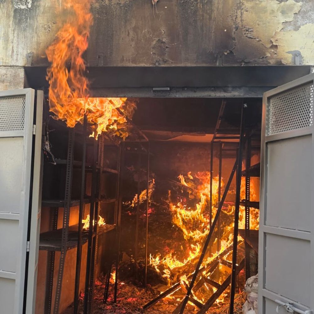 મોરબીમાં મકાન અને દુકાનમાં આગ:ફાયર વિભાગે બંને સ્થળે આગ પર કાબૂ મેળવ્યો