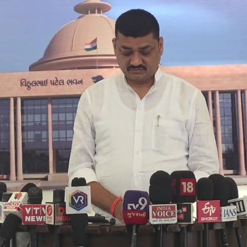 બોટાદ ધારાસભ્યે વિધાનસભામાં સિંહોના સંરક્ષણની માંગ કરી:અકુદરતી મૃત્યુ રોકવા, સફારી બનાવવા અને સંરક્ષકોને પ્રોત્સાહન આપવા રજૂઆત