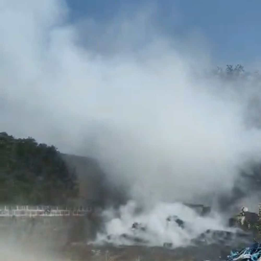 જાનહાનિ ટળી:વનાણા GIDCમાં પ્લાસ્ટિક વોટર ટેન્ક ફેક્ટરીમાં આગ લાગતા ભાગદોડ મચી