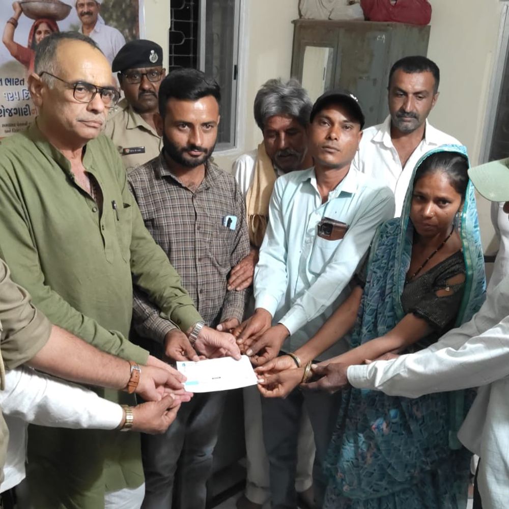 સહાય અર્પણ:સિંહણના હુમલામાં બાળકના મોતની ઘટનામાં પરિવારને 10 લાખની સહાય