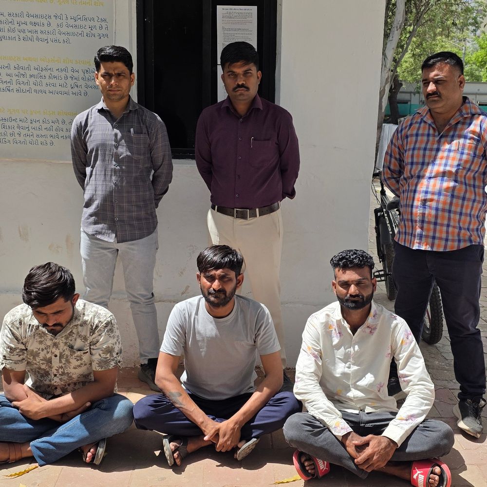 જામનગર સાયબર ક્રાઈમે ઓનલાઈન ફ્રોડ કરતી ગેંગનો પર્દાફાશ કર્યો:બેંક ખાતા ભાડે આપી 3.86 કરોડની છેતરપિંડી, છ શખ્સો સામે ગુનો નોંધાયો, ત્રણની ધરપકડ
