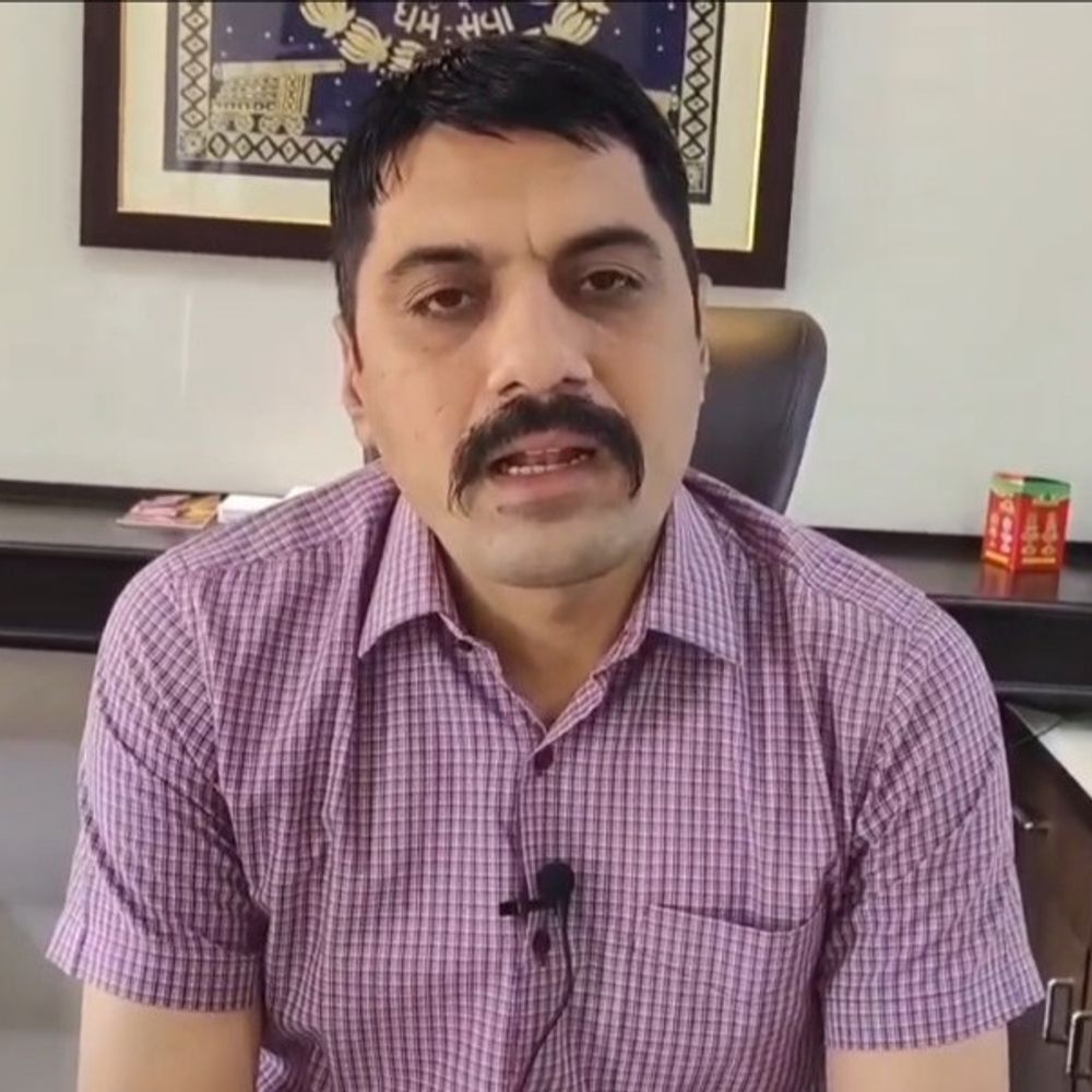 સુરેન્દ્રનગર પોલીસનો નવતર અભિગમ:એક જ સ્થળે પ્રશ્નોના ઉકેલ માટે 'અરજી મેળો'