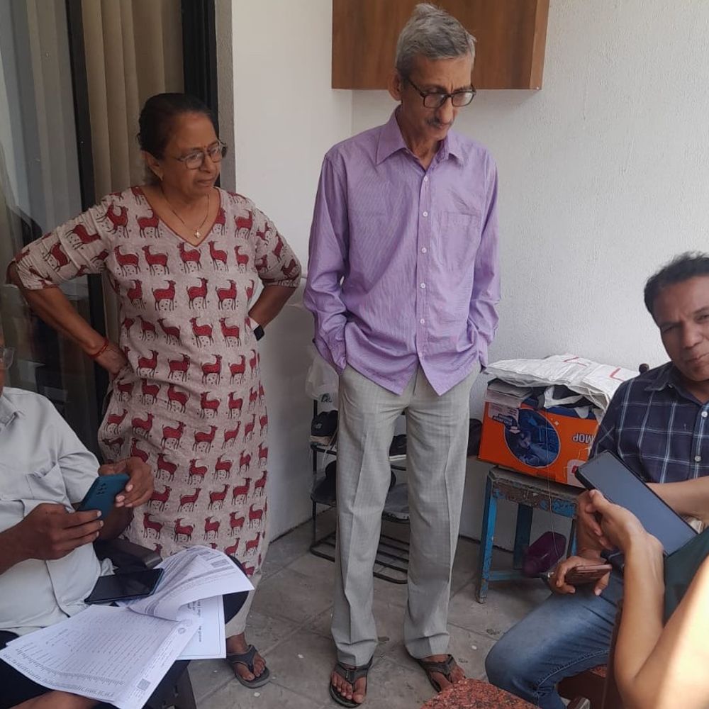 નવસારીમાં 41 મિલકતો સીલ:અવધ રેસિડેન્સીમાં વેરા વસૂલાત, 4 દિવસમાં 65 લાખની રિકવરી