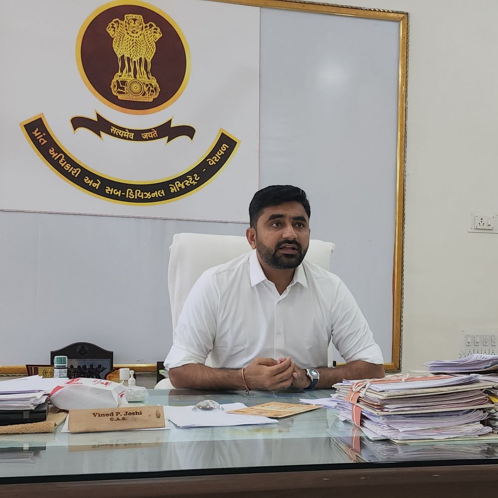 વેરાવળ–પાટણ નગરપાલિકામાં વહીવટદાર શાસન અમલી:પ્રાંત અધિકારી વિનોદ જોશીએ સંભાળ્યો ચાર્જ; પ્રાથમિક સુવિધાઓ સુધારવા અધિકારીઓને તાકીદ