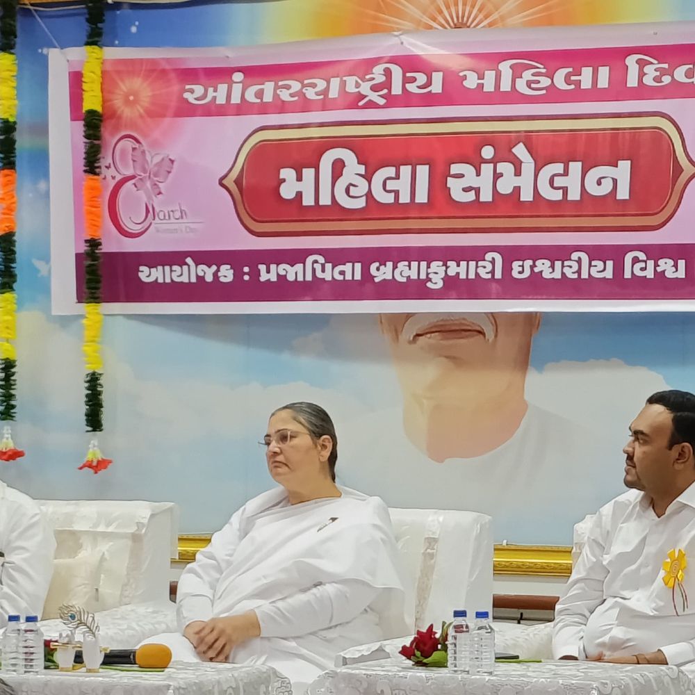 બ્રહ્માકુમારીઝ કાંકરિયાએ સ્વાસ્થ્ય જાગૃતિ શિબિર યોજી:કેન્સરની ઓળખ અને આંખોની સંભાળ પર માર્ગદર્શન અપાયું