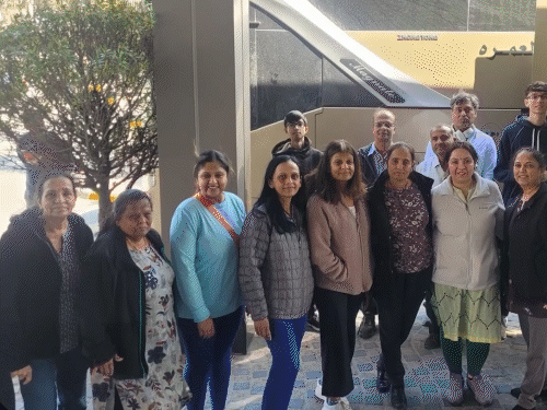 યુદ્ધ વચ્ચે ફસાયેલા ગુજરાતીઓ: BAPS સંતોની મદદથી 2 દેશોની બોર્ડર પાર કરી 1500 km જોખમી પ્રવાસથી બચ્યા.