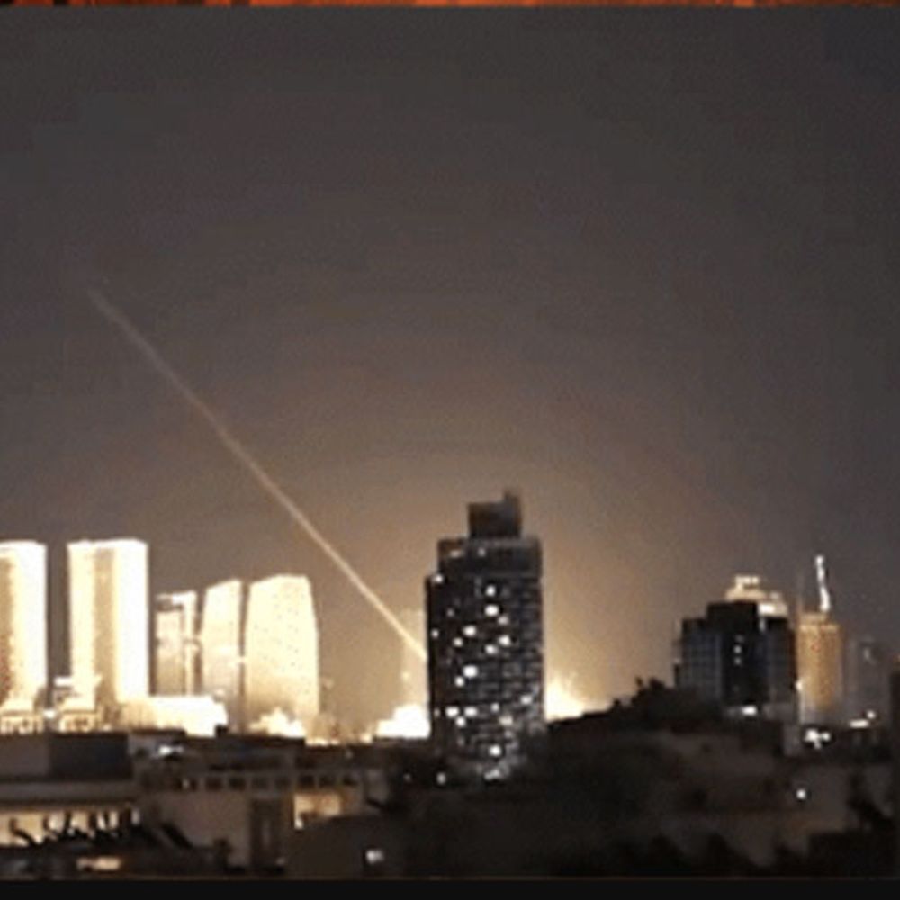 ઈરાને ઈઝરાયલ પર સેજીલ બેલેસ્ટિક મિસાઈલ છોડી:આ યુદ્ધમાં પહેલીવાર ઉપયોગ કરવામાં આવ્યો; 2500km સુધી ટાર્ગેટ હિટ કરી શકે છે