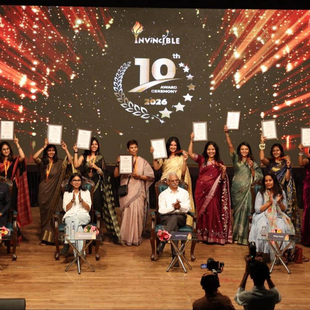 અમદાવાદમાં ઇનવિન્સિબલ એનજીઓનો ભવ્ય કાર્યક્રમ:નશામુક્તિ માટે 1400 કિમીની સાયકલ યાત્રા કરનાર યુવા શક્તિનું ટાગોર હોલમાં સન્માન