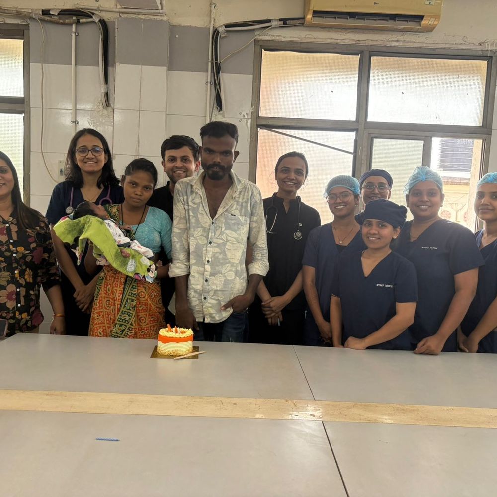 એસ.એસ.જી.ના તબીબોએ નવજાતને આપ્યું નવજીવન:ગોધરાના શિશુની અન્નનળી-શ્વાસનળી અલગ કરવાની અત્યંત જટિલ સર્જરી વડોદરામાં સફળતાપૂર્વક સંપન્ન