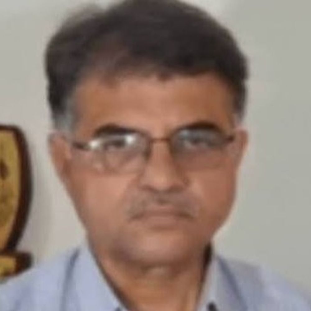 નાયબ આરોગ્ય અધિકારી ડૉ. અજીત ભટ્ટનું સસ્પેન્શન રદ:સેન્ટ્રલ ઝોનમાંથી હટાવીને સાઉથ ઝોન-બીમા મુકાયા, કમિશનરની સરપ્રાઈઝ વિઝિટમાં ગેરહાજર રહ્યા'તા