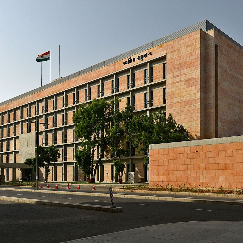 5 જજને તાત્કાલિક અસરથી ફરજિયાત નિવૃત્ત કરાયા:મોરબીના 2, પોરબંદર-1, રાજકોટ-1 અને મોડાસા-1ના જજને રાજ્યપાલ ને હાઈકોર્ટના આદેશથી રિટાયર કરાયા