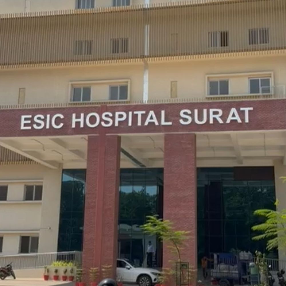 300 કરોડના ખર્ચે બનેલી નવી ESIC હોસ્પિટલ શોભાના ગાંઠીયા સમાન:સુરતમાં સારી સારવારની આશાએ શ્રમિકો દર મહિને ESIC અંતર્ગત પગારમાંથી નાણાં કપાવે ને બદલામાં મળે છે વહીવટી તંત્રની છેતરપિંડી