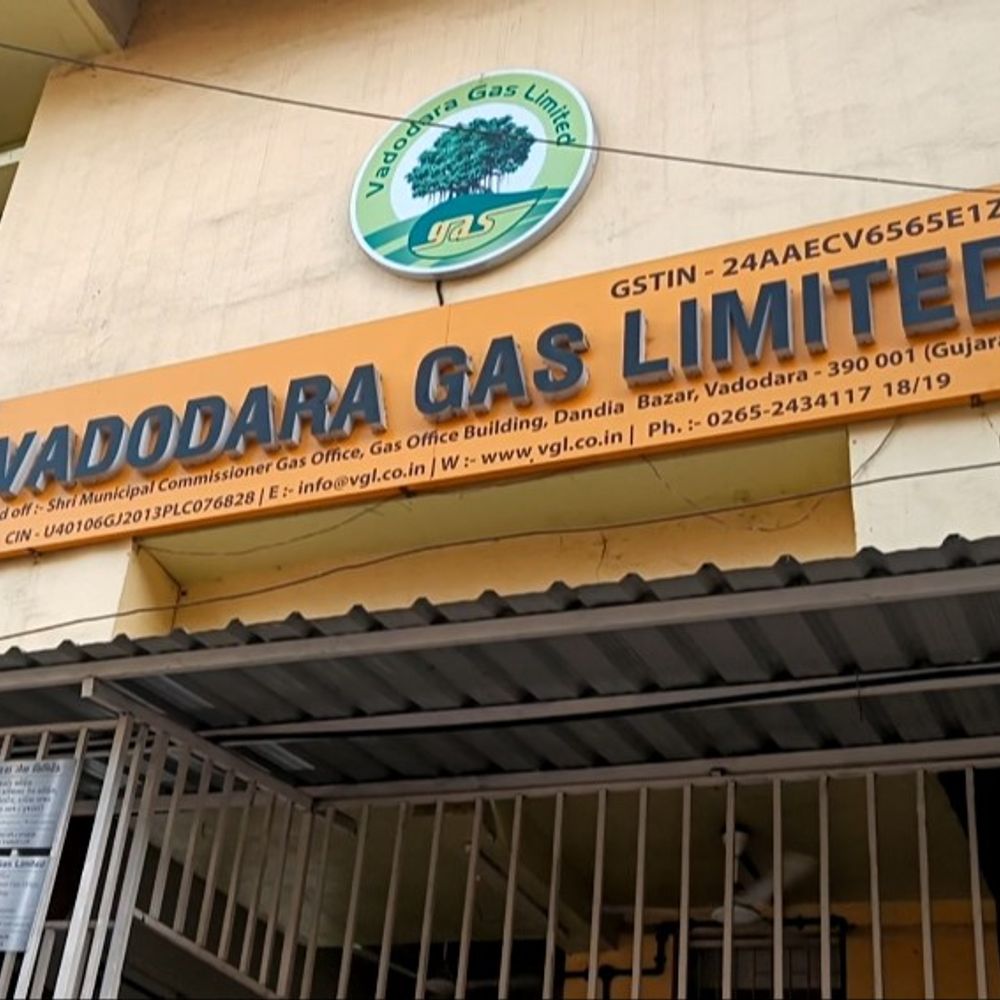 ગેસ સિલિન્ડરની બૂમો વચ્ચે પાઈપલાઈન કનેક્શન વધ્યા:વડોદરા ગેસ કંપનીએ 10 દિવસમાં 1500 નવા કનેક્શન નાંખ્યા, દોઢ મહિનો કોઈ મુશ્કેલી ન પડે એટલો જથ્થો