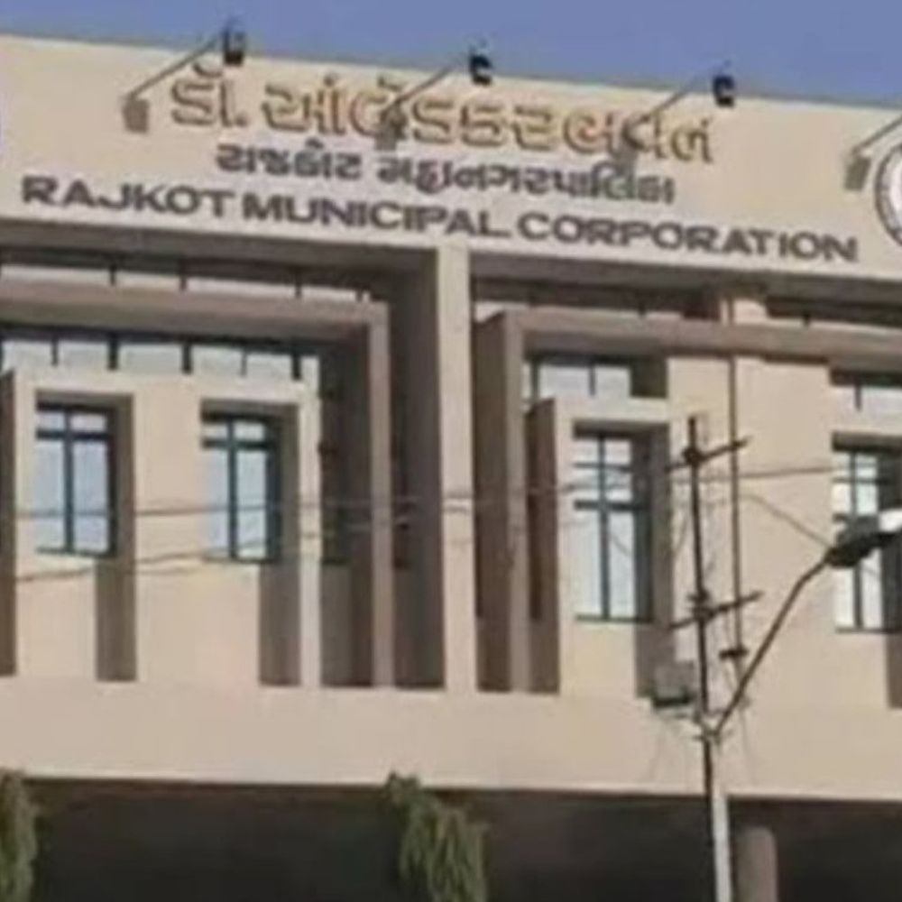 રાજકોટ મ્યુ. કમિશનરનો મહત્વનો નિર્ણય:પાલિકામાં શાસકોની ટર્મ પૂર્ણ થતા કરારો પર સહી કરવા સ્ટે.કમિટીના સભ્યોની સત્તા ત્રણ ઉચ્ચ અધિકારીને સોંપાઈ