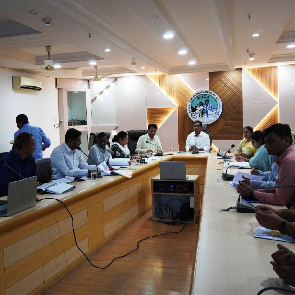 બે નવી ટાઉન પ્લાનિંગ સ્કીમને લીલીઝંડી:રાજકોટનાં વિકાસ માટે રૂડાનું રૂ.302.32 કરોડનું બજેટ મંજૂર, નવા રિંગરોડનાં કામો સમયમર્યાદામાં પુરા કરવા કમિશનરે ખાતરી આપી