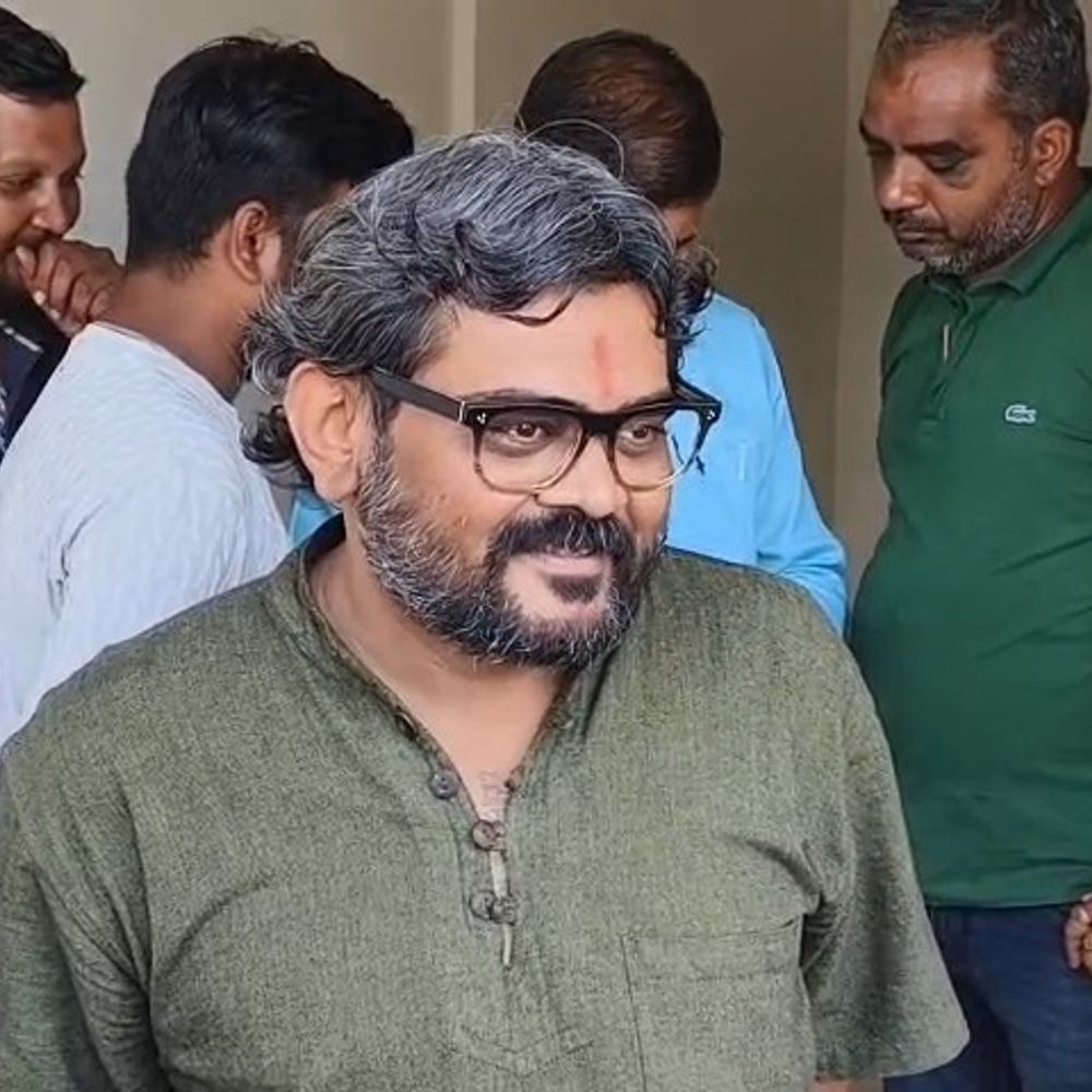 ચિરાગ ગોટીનો ટ્રાન્સફર વોરંટના આધારે બીલીમોરા પોલીસે કબ્જો લીધો:રિકન્સ્ટ્રક્શનમાં ચહેરા પર કોઈ પસ્તાવો જોવા ન મળ્યો, હસતા હસતા કહ્યું- 'હું ક્યાં એટલો મોટો હતો મીડિયાએ મોટો બનાવ્યો'