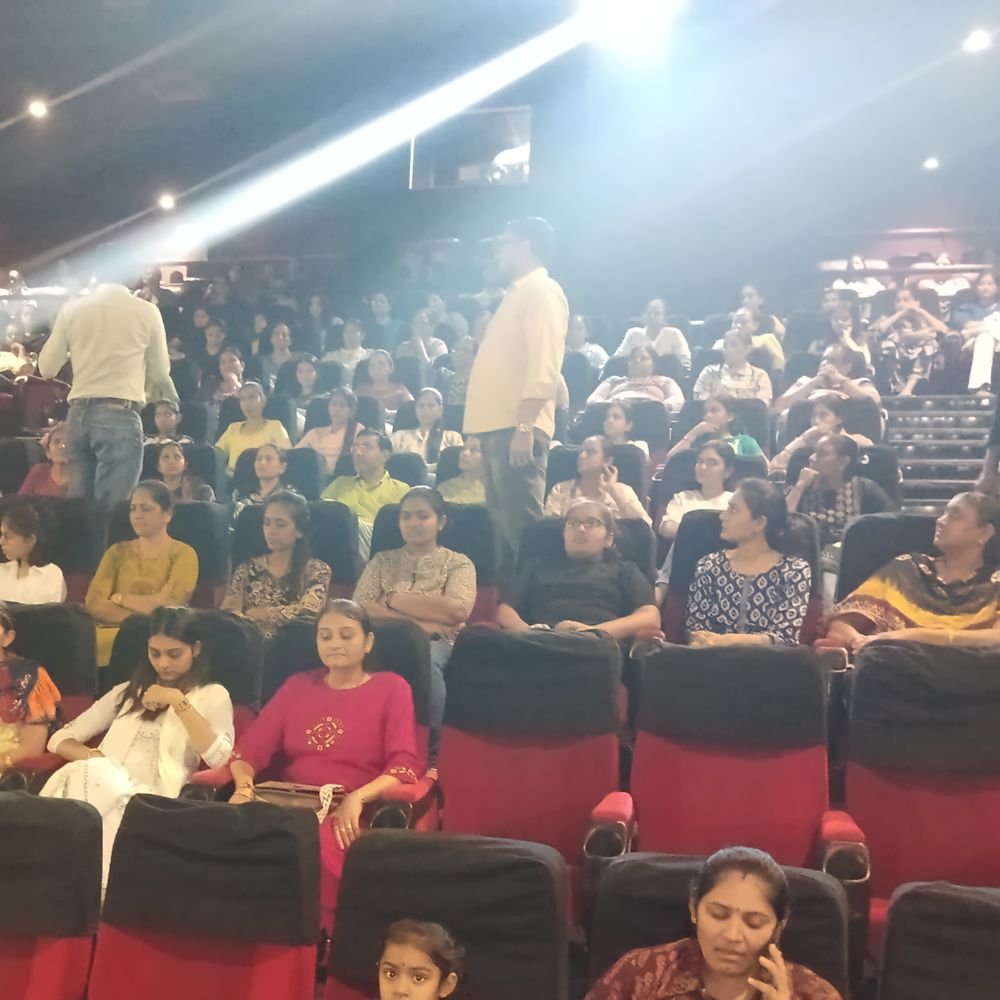 મોરબીમાં દીકરીઓ-યુવતીઓને 'કેરાલા સ્ટોરી-2' ફિલ્મના 9 શો બતાવાયા:ઉદ્યોગકારો અને આગેવાનોએ જાગૃતિ માટે આયોજન કર્યું