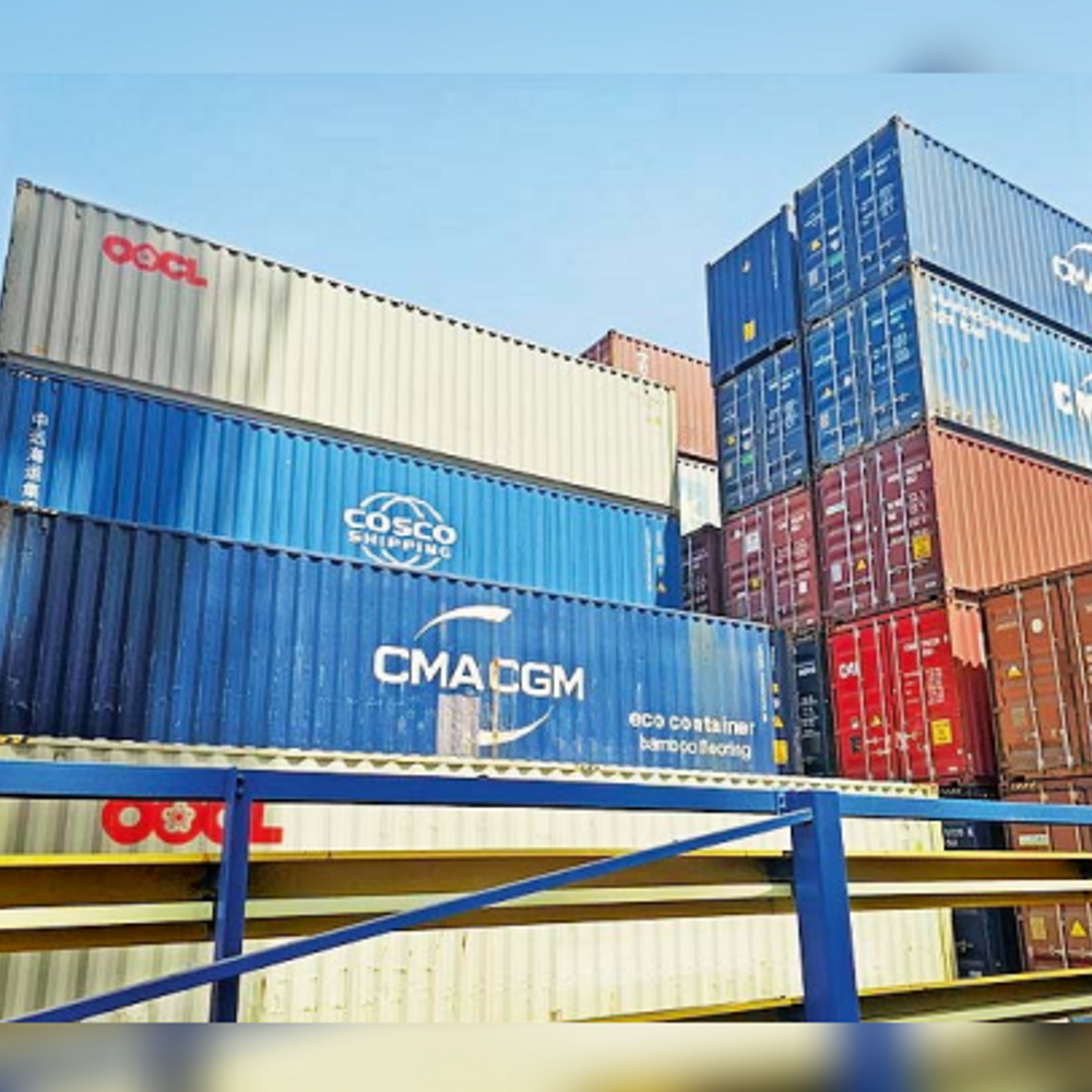 કચ્છના શિપિંગ ઉદ્યોગ પર ‘વોર’ની મોટી અસર, આયાત-નિકાસમાં સમસ્યાઓ અને વધતા ખર્ચ.