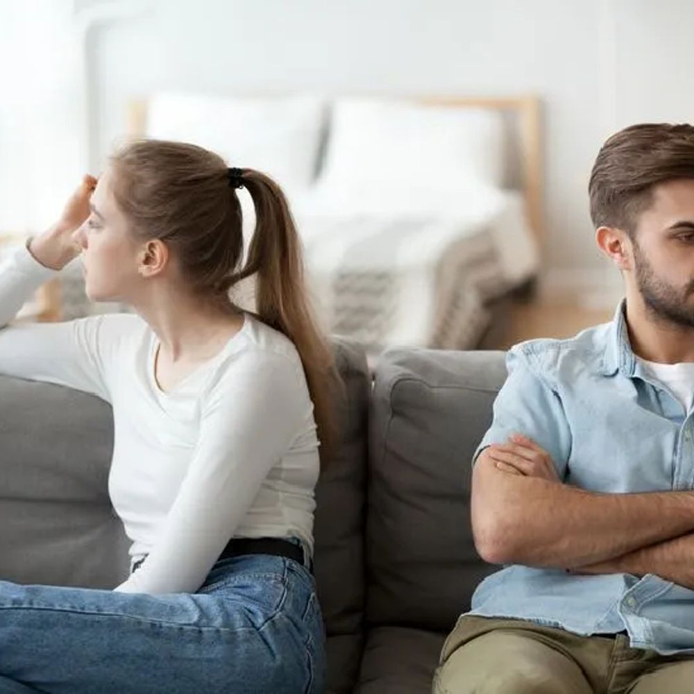 સંબંધોમાં AIની ઘુસણખોરી!:નાની નાની વાતે ચેટબોટની સલાહ લેવાથી સંબંધોમાં ટકરાવ વધ્યો, 'પરફેક્ટ' જવાબોએ સંબંધોની આત્મિયતા છીનવી