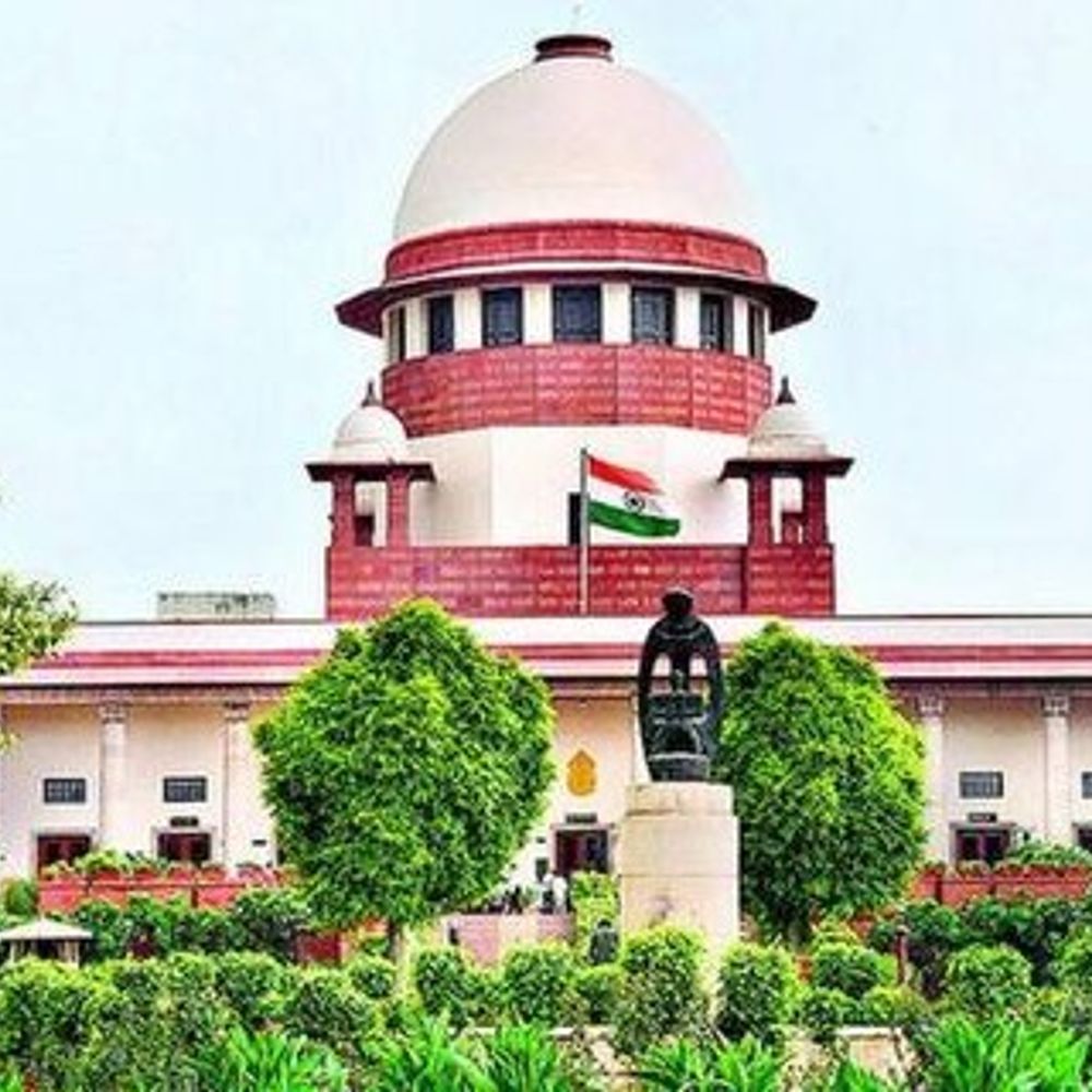 બાળક દત્તક લેવા પર માતાને 12 અઠવાડિયાની રજા:3 મહિનાથી ઓછી ઉંમરનો નિયમ હટાવ્યો, સુપ્રીમ કોર્ટે કહ્યું- પિતાને રજાનો પણ નિયમ બને