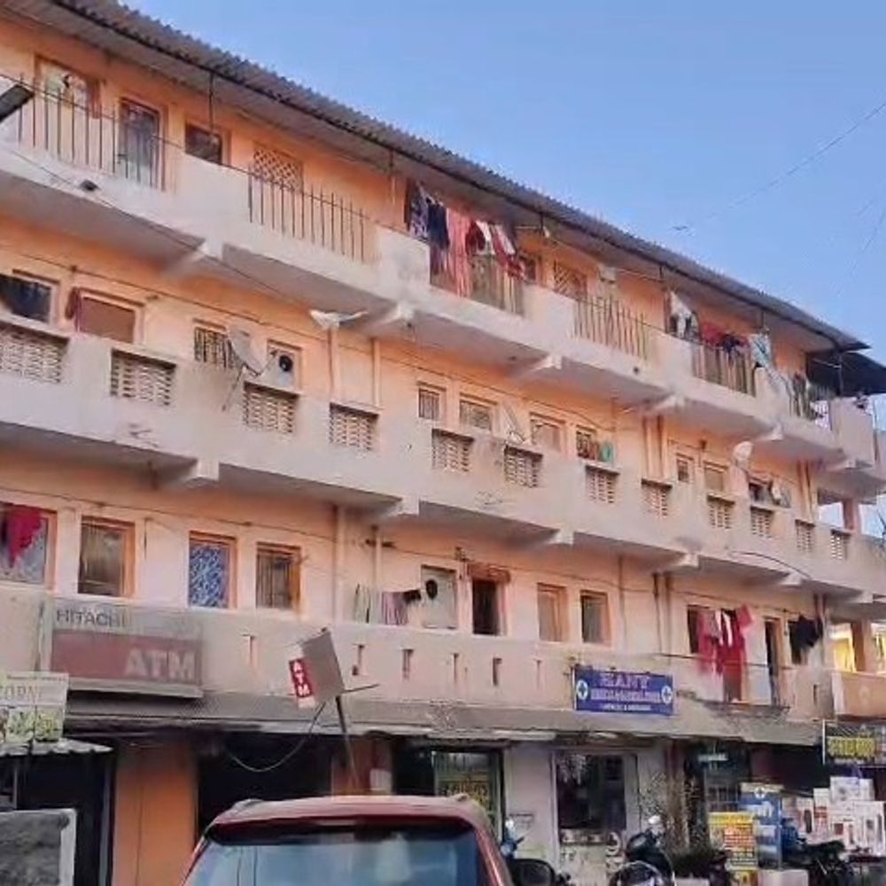 દમણમાં 20-30% કામદારોનું પલાયન:ગેસ અછત અને ઉનાળુ વેકેશનથી ઉદ્યોગોને અસર