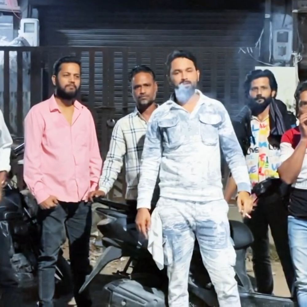 'માફિયા કા મતલબ મૈં ઓર મૈં કા મતલબ માફિયા':અસામાજીક તત્ત્વોએ લોકોમાં ભય ઉભો કરવા ભાઈગીરીની રિલ્સો બનાવી, પાસા ભોગવી ચુકેલા રાજા મેવાતી સહિત 14 સામે ગુનો