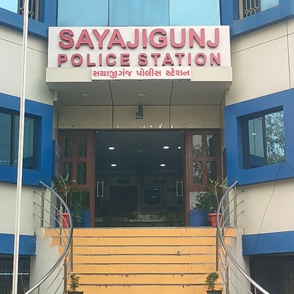 બે વ્યાજખોરોનો ત્રાસ:વેપારીએ 1 કરોડની લોન પર 1.41 કરોડ ચૂકવ્યા છતાં વધુ 50 લાખની માંગણી