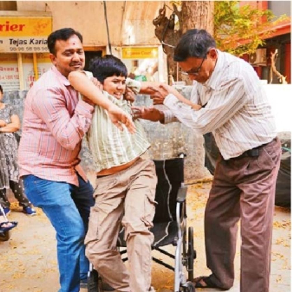 ભાસ્કર એક્સક્લુસિવ‎:હૉસ્પિટલ તંત્રની ભૂલને કારણે મસ્ક્યુલર ડિસ્ટ્રોફીના દર્દીઓને 1 હજારની નજીવી સહાય પણ નથી મળતી