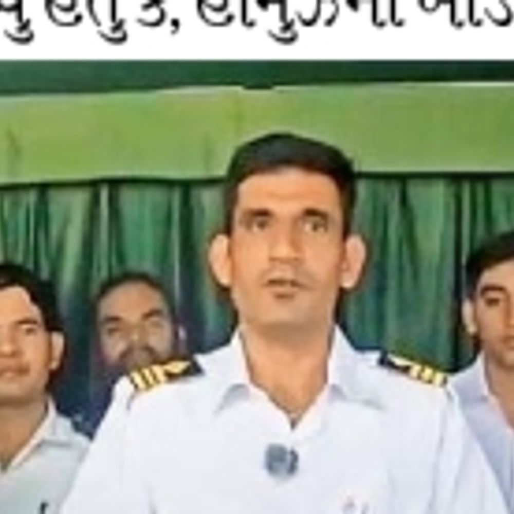 ‘શિપ-ટુ-શિપ’ ટ્રાન્સફરનું મેગા ઓપરેશન:કટોકટી વચ્ચે હેમખેમ આવેલું ‘નંદાદેવી’ મધરાતે વાડિનાર પહોંચ્યું