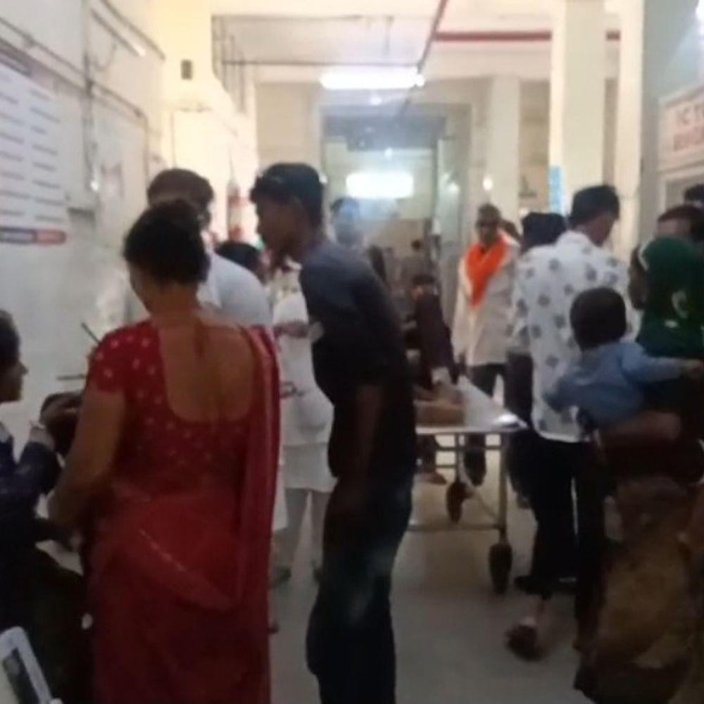 દસાડામાં છકડો ખાબક્યો, 8 મહિલા ઘાયલ:પોરડા-જીવણગઢ રોડ પર પશુને બચાવવા જતાં અકસ્માત