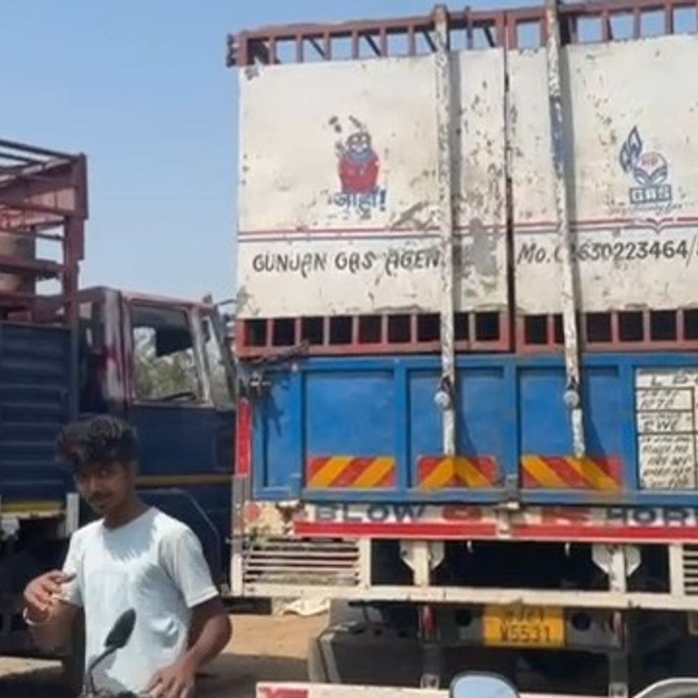 વાંસદામાં ગેસ સિલિન્ડરની અછતની અફવા:સંચાલકોએ સ્પષ્ટતા કરી: પૂરતો સ્ટોક ઉપલબ્ધ, OTP સિસ્ટમથી ગભરાશો નહીં