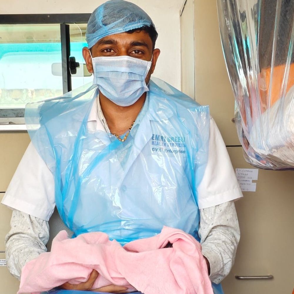 મહિલાની એમ્બ્યુલન્સમાં સફળ પ્રસૂતિ:વડાળાના વાડીવિસ્તારમાં 108ની ટીમે સમયસૂચકતા દાખવી