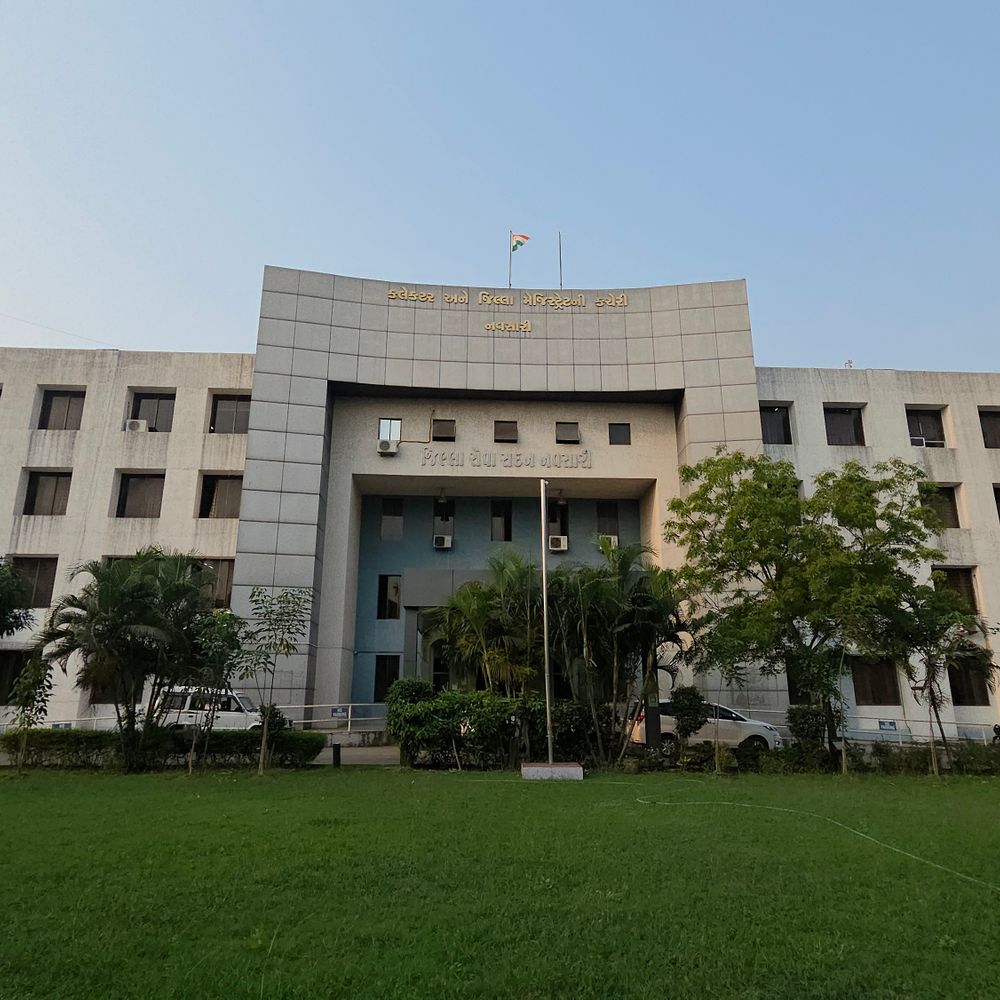 નવસારીમાં ફેબ્રુઆરીમાં 17 જીવલેણ અકસ્માત:કલેક્ટરની અધ્યક્ષતામાં સમીક્ષા બેઠક, સગીરોને વાહન આપનાર વાલીઓ સાવધાન