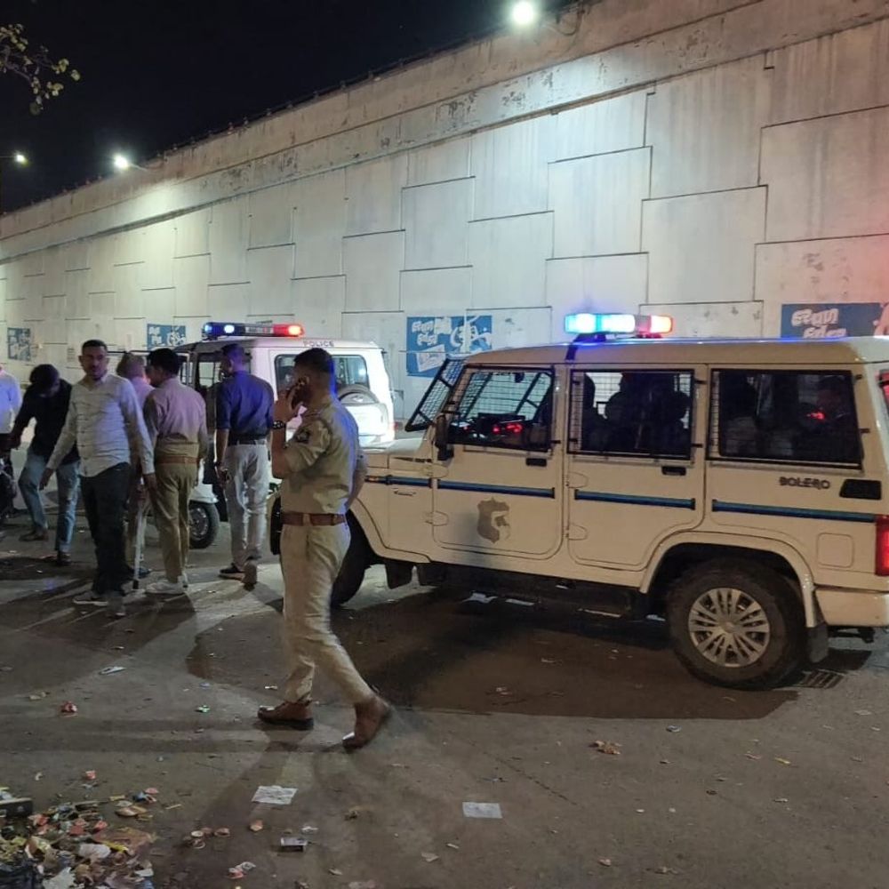 પાટણ પોલીસે મધરાતે કોમ્બિંગ કર્યું, 8 વાહનો ડિટેઈન.:તહેવારો પૂર્વે અસામાજિક તત્વો સામે કડક કાર્યવાહી