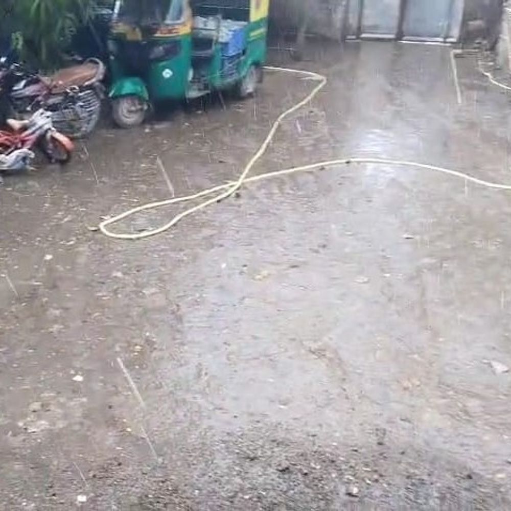 લાલપુરના અપીયા ગામે કરા સાથે વરસાદ:ઉનાળામાં માવઠું થતા ખેડૂતોમાં ચિંતા પ્રસરી, ખેડૂતોમાં ચિંતિત, જનજીવન પ્રભાવિત