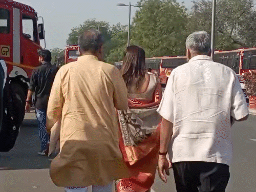 વિધાનસભા સેફ નથી તો પ્રજા કેવી રીતે સેફ રહેશે: વિધાનસભા અને અમદાવાદની સ્કૂલોને બોમ્બથી ઉડાવવાની ધમકી.