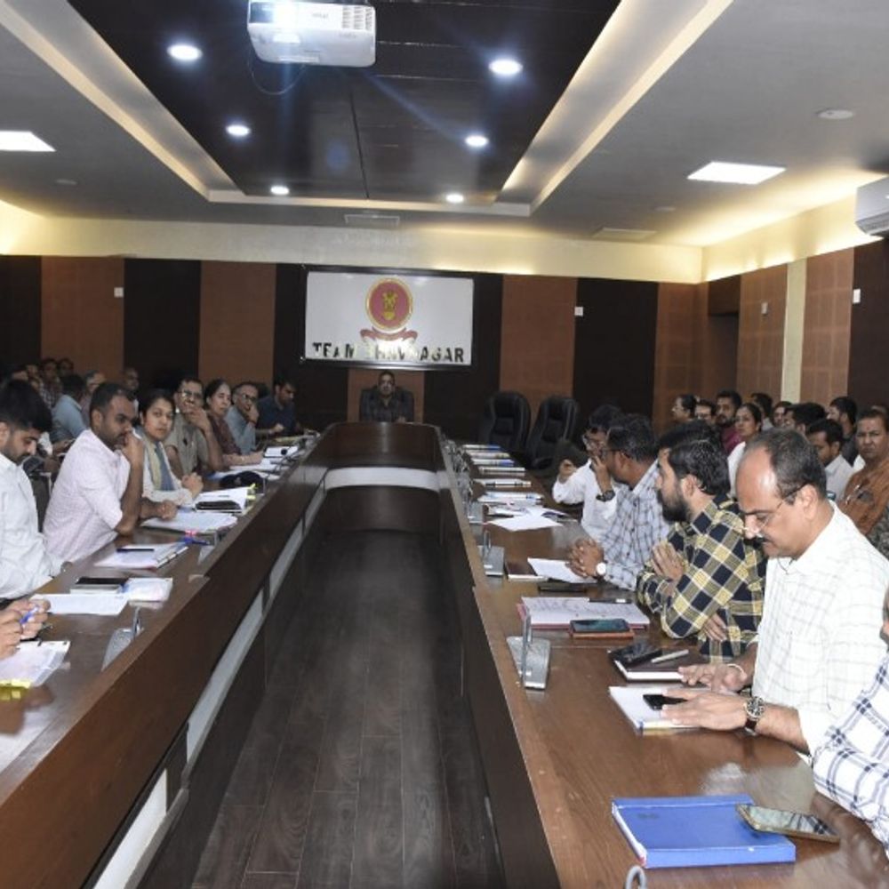 રોડ સેફ્ટી કાઉન્સિલની બેઠક યોજાઈ:રોગ સાઈડમાં વાહન ચલાવનારાઓ સામે તાત્કાલિક કાર્યવાહી કરવા કલેક્ટરનો આદેશ