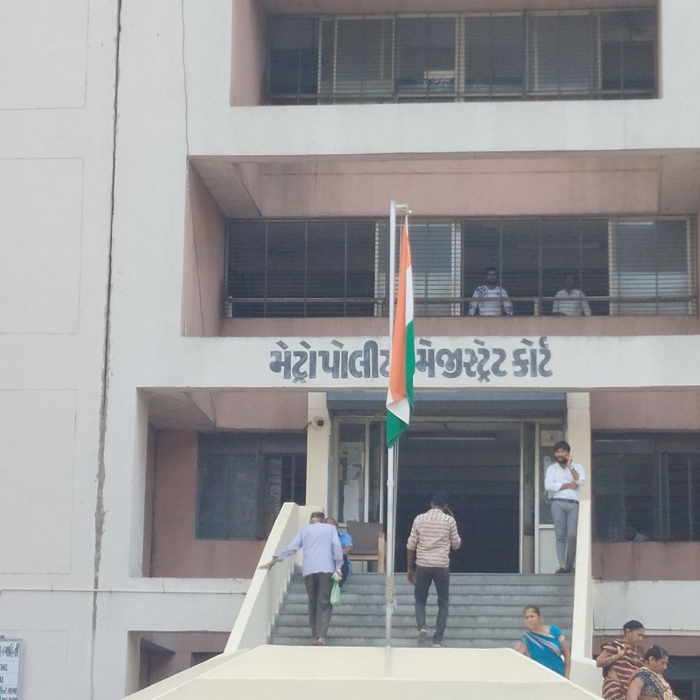 6 કિલો મેફેડ્રોન મામલો, ATSએ બે આરોપીની UPથી ધરપકડ કરી'તી:બંને આરોપીને મેટ્રોપોલિટન કોર્ટે 12 દિવસના રિમાન્ડ પર સોંપ્યા