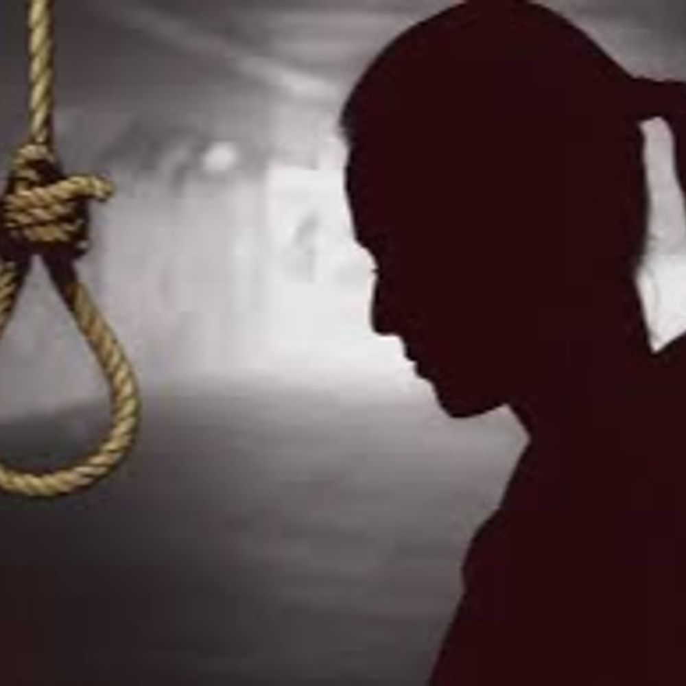 શાપર-વેરાવળમાં 16 વર્ષની સગીરાનો ગળેફાંસો ખાઈ આપઘાત:કામ ધંધો બરાબર ન ચાલતા ભગવતીપરાના 36 વર્ષીય યુવાને ઝેરી દવા પીધી