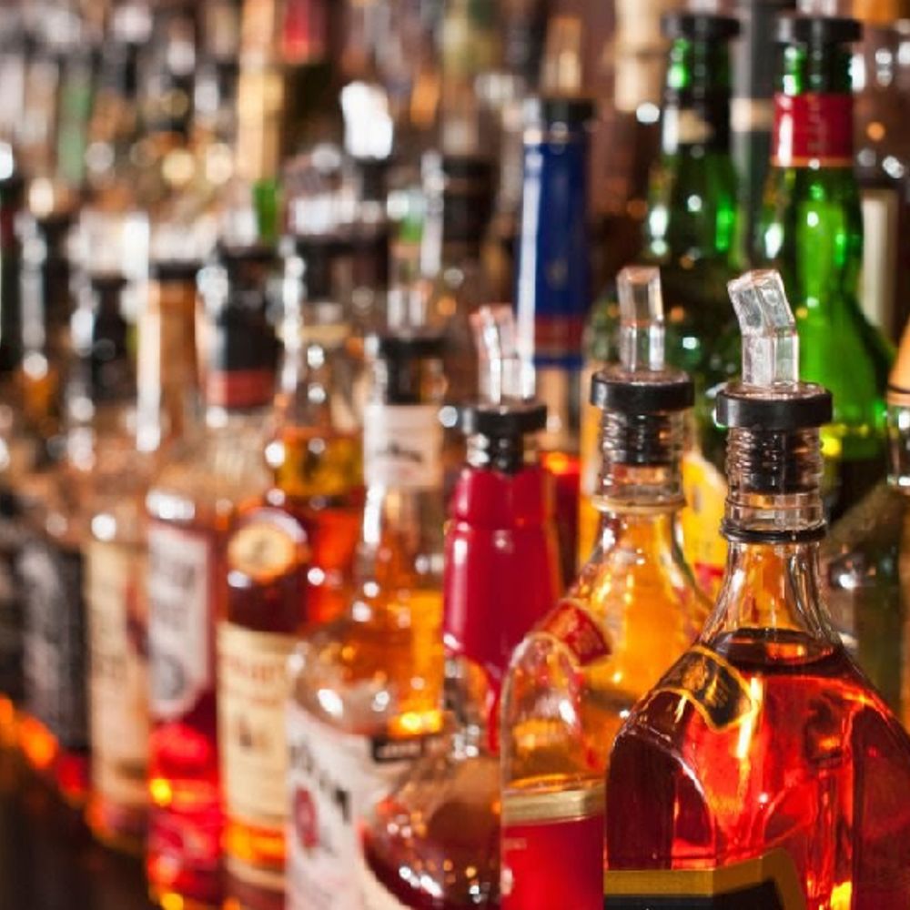 અમેરિકામાં દારૂનો વપરાશ ઘટ્યો, કમાણી પર મોટો ફટકો:સર્વે: 31% ઓપરેટરોએ દારૂના વેચાણમાં ઘટાડાની વાત કરી