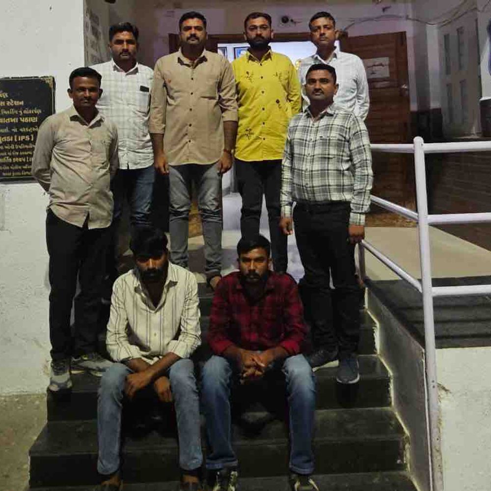 રાજુલા પોલીસે છેતરપિંડીના બે વોન્ટેડ આરોપી ઝડપ્યા:છ માસથી ફરાર રાજસ્થાનના આરોપીઓ સામે કાર્યવાહી