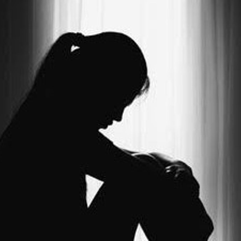 વડોદરામાં સોશિયલ મીડિયામાં શિક્ષિકાની પજવણી કરી:યુવકે માય વેલેન્ટાઇન લખીને પોસ્ટ કરતા મહિલાએ પોલીસ ફરિયાદ કરવાની ચિમકી આપતા ઘરે આંટા ફેરા મારીને નજર રાખવા લાગ્યો, 4 વર્ષથી હેરાન કરતો હતો